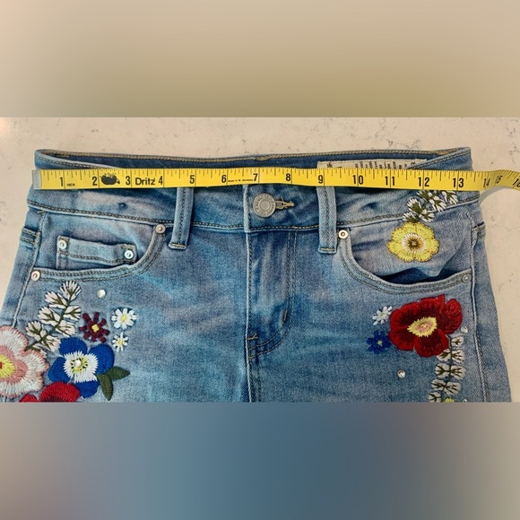 Indigo Rein Floral Embroidered Jean Shorts - Light Blue - Picture 4 of 8